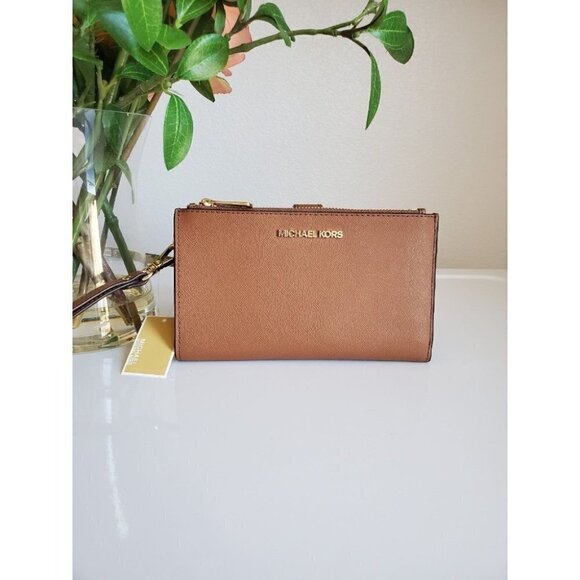 Michael Kors Wallet - Picture 1 of 9